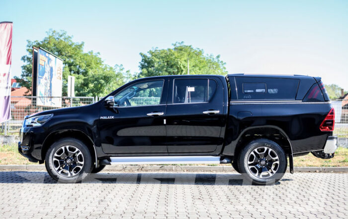 VRO258 Toyota Hilux 1