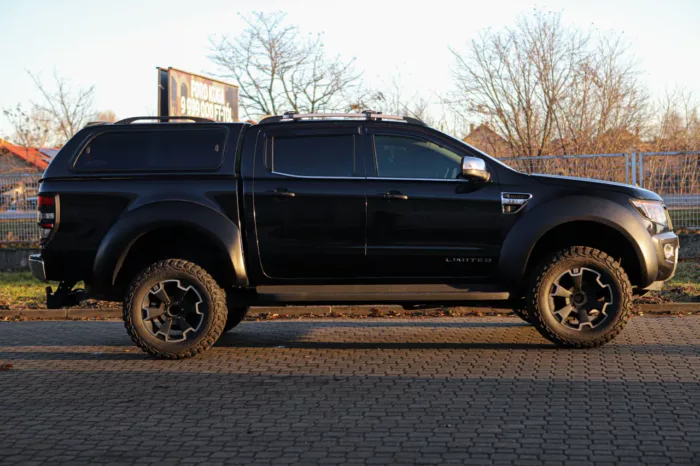 VRO364 Ford Ranger Limited - Image 11