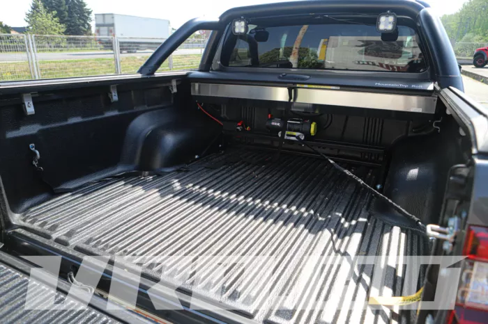 VRO373 Toyota Hilux Revo - Image 15