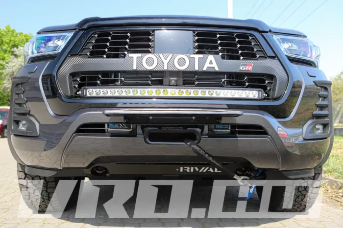 VRO373 Toyota Hilux Revo - Image 7