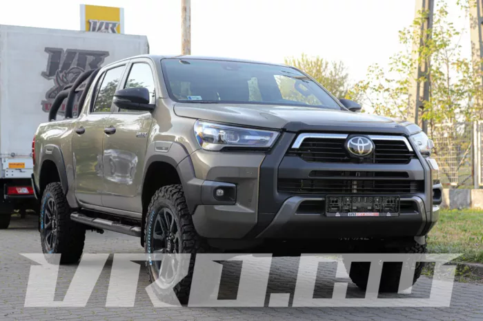 VRO374 Toyota Hilux Revo - Image 2