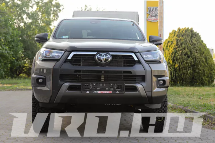 VRO374 Toyota Hilux Revo - Image 10
