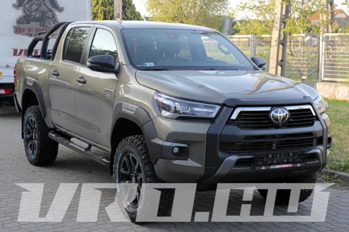 VRO374 Toyota Hilux Revo - Image 9