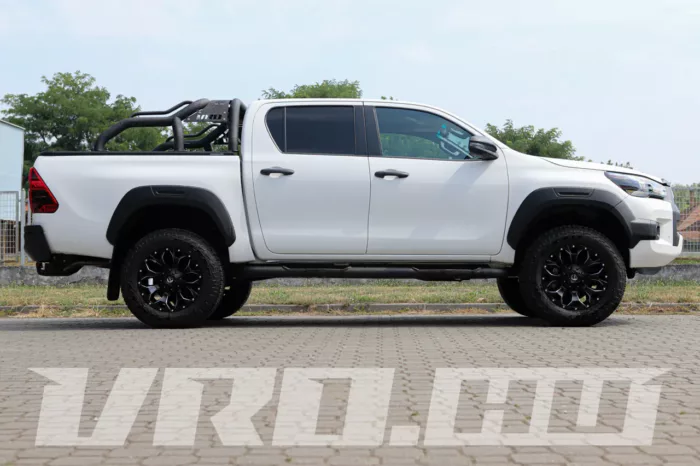 VRO377 Toyota Hilux Revo - Image 14