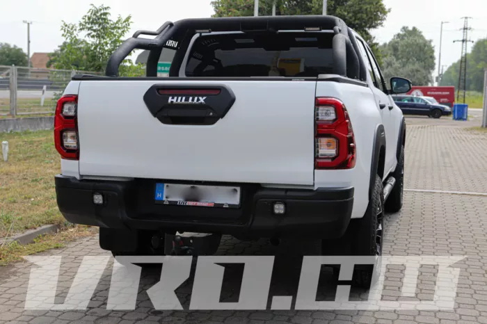 VRO377 Toyota Hilux Revo - Image 8