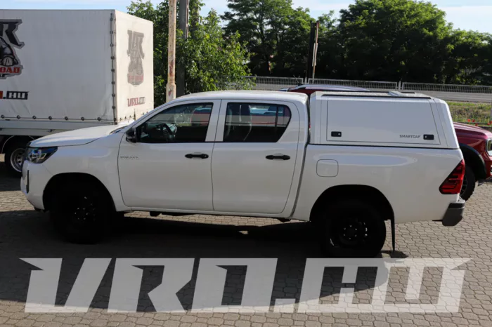 VRO378 Toyota Hilux Revo - Image 3